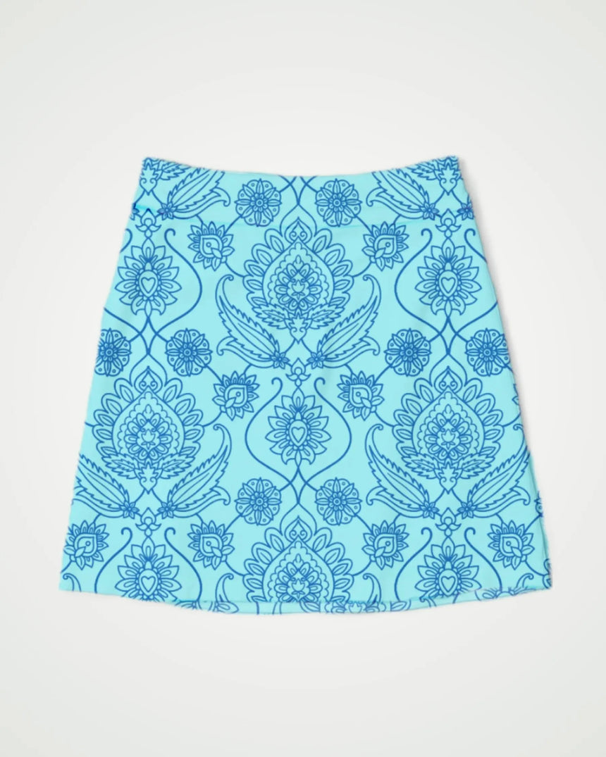 women's fitted golf skort with pockets in Fore de Fleur print - front view