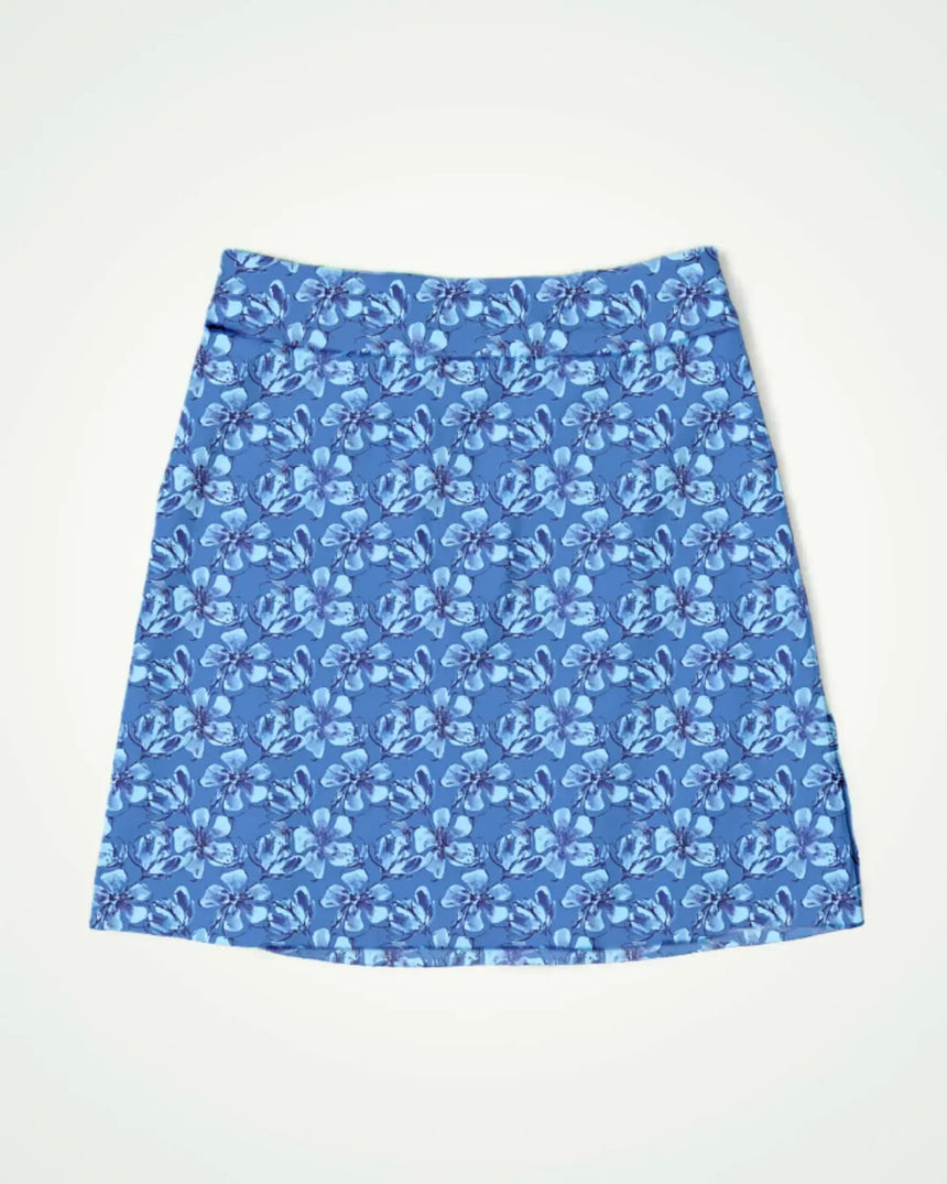 women's fitted golf skort with pockets in Par-Tee Petals print - front view